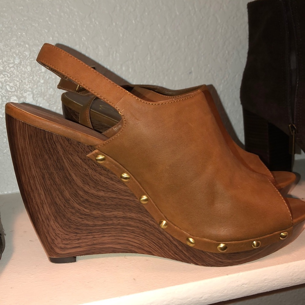 Jessica Simpson wedge size 9